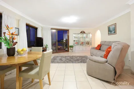 Property photo of 3/252 Marine Parade Labrador QLD 4215