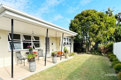 12 Elizabeth St, Urangan, QLD 4655