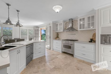 Property photo of 3 Findon Way Berwick VIC 3806