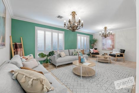 Property photo of 3 Findon Way Berwick VIC 3806