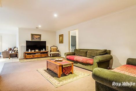 Property photo of 28 Westmoreland Avenue Cranbourne North VIC 3977