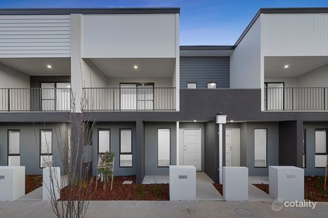 Property photo of 10 St Martin Way Pakenham VIC 3810