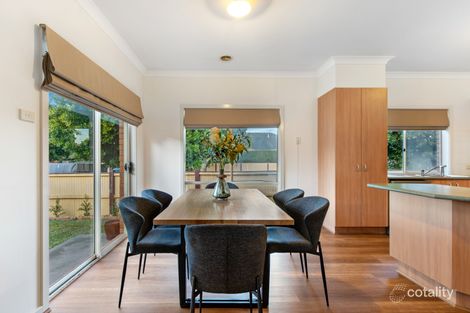Property photo of 11 Lyme Park Circle Caroline Springs VIC 3023
