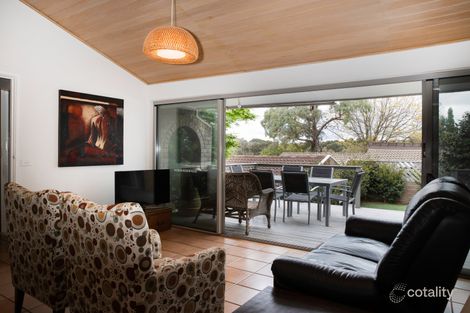 Property photo of 9 Oldham Court Phillip ACT 2606