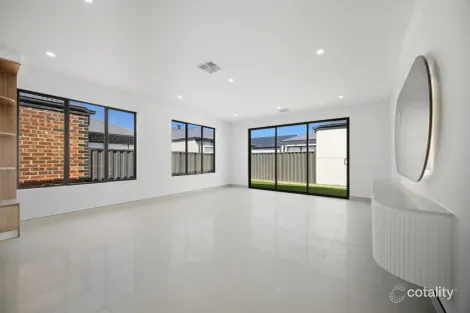 Property photo of 29 Caspian Drive Craigieburn VIC 3064