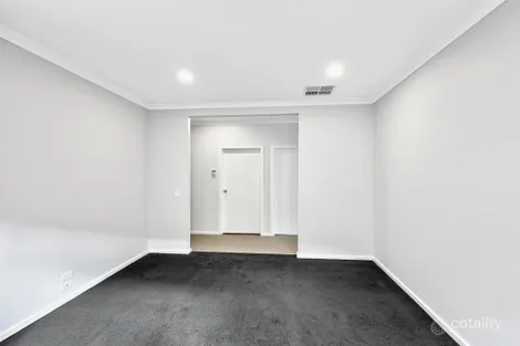 Property photo of 16 Moolort Crescent Eynesbury VIC 3338