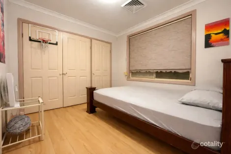 Property photo of 12 Milne Close Wetherill Park NSW 2164