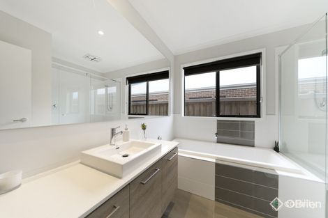 Property photo of 4 Emery Drive Clyde North VIC 3978