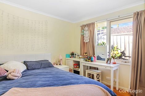 Property photo of 12 Simmonds Place Endeavour Hills VIC 3802