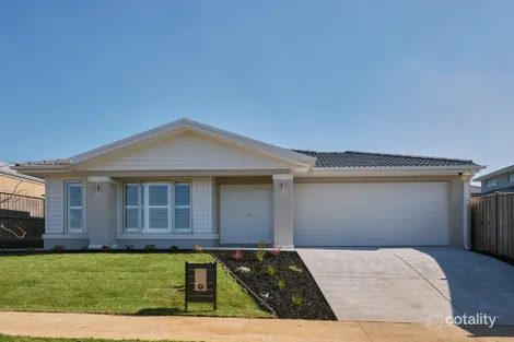 21 UPLAND DR, WARRAGUL, VIC 3820