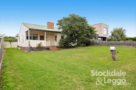 Property photo of 17 Dalgleish Avenue Rosebud VIC 3939