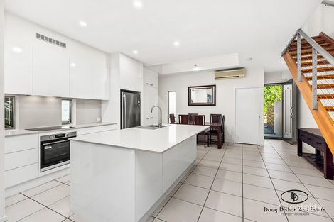 Property photo of 4/5 Sovereign Street Indooroopilly QLD 4068