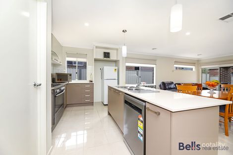 Property photo of 44 Zodiac Way Fraser Rise VIC 3336