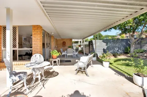 Property photo of 1/10 Golden Crest Place Bellbowrie QLD 4070