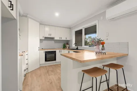 Property photo of 15 Cheviot Avenue Berwick VIC 3806