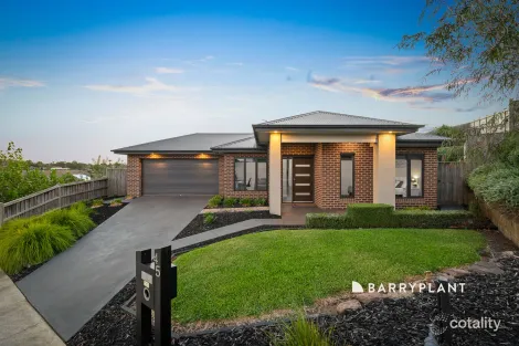 Property photo of 45 Manikato Drive Drouin VIC 3818