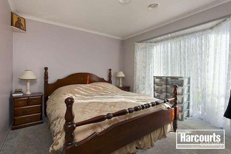 Property photo of 5 Brent Close Berwick VIC 3806