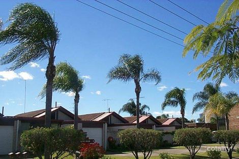 Property photo of 4/41-43 Hooker Boulevard Broadbeach Waters QLD 4218