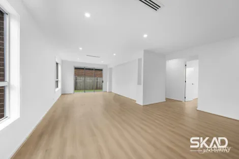 Property photo of 43 Possum Drive Beveridge VIC 3753