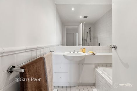 Property photo of 16/21 Marine Parade St Kilda VIC 3182