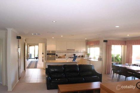 Property photo of 2 Centaur Close Strathfieldsaye VIC 3551