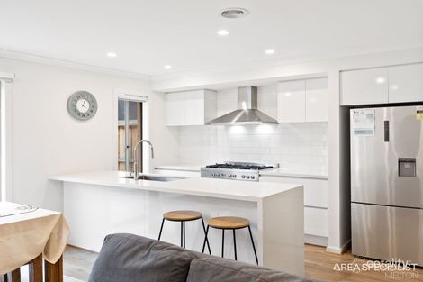 25 Croxden Ave, Thornhill Park, VIC 3335