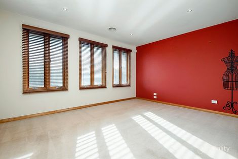 Property photo of 21 Valentine Avenue Kew VIC 3101