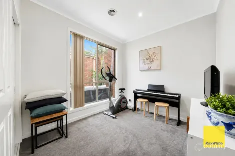 Property photo of 1/8 Governor Close Tarneit VIC 3029