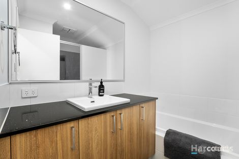 Property photo of 63 Vignerons Loop Hocking WA 6065