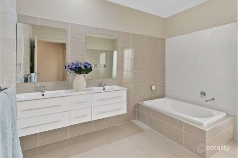 Property photo of 12 Orontes Avenue Bridgewater SA 5155