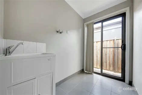 Property photo of 8 Barleygrass Crescent Brookfield VIC 3338