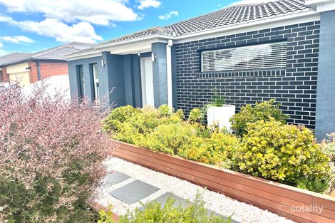 Property photo of 10 Licodia Drive Pakenham VIC 3810