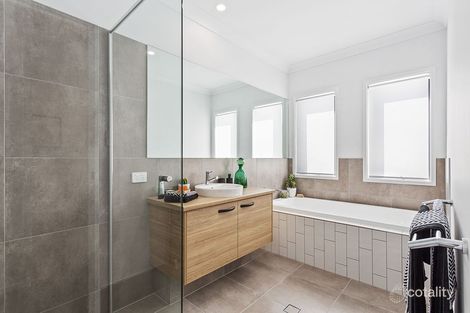 8127 Stockhorse Ave, Box Hill, NSW 2765