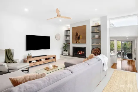 Property photo of 47 Millbank Drive Mount Eliza VIC 3930