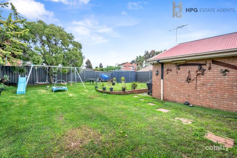 28 Darlington Gr, Sydenham, VIC 3037