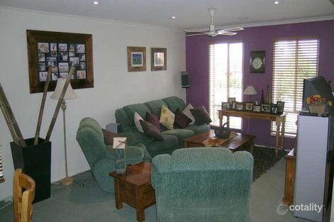 Property photo of 44 Allunga Parade Berwick VIC 3806