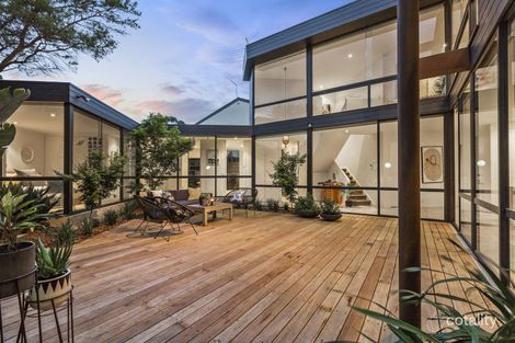 Property photo of 2 Rosserdale Crescent Mount Eliza VIC 3930