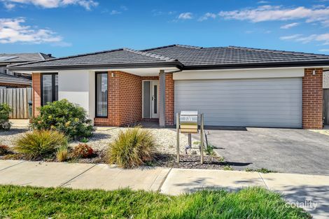 Property photo of 67 Treeve Parkway Werribee VIC 3030
