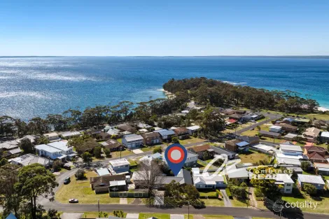 8 LAMBS CRES, VINCENTIA, NSW 2540
