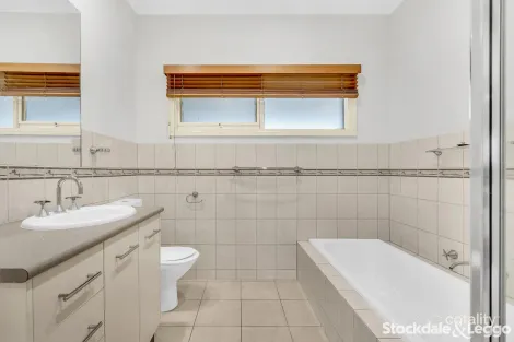 Property photo of 14 Pines Way Craigieburn VIC 3064