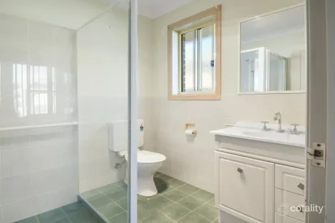 Property photo of 30 Pineview Circuit Young NSW 2594
