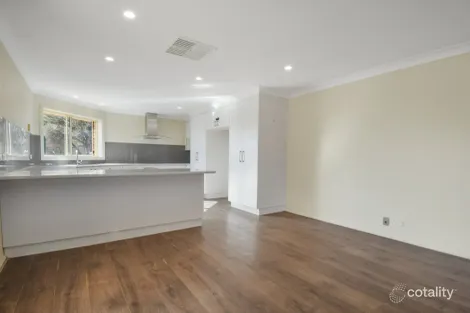 Property photo of 30 Pineview Circuit Young NSW 2594