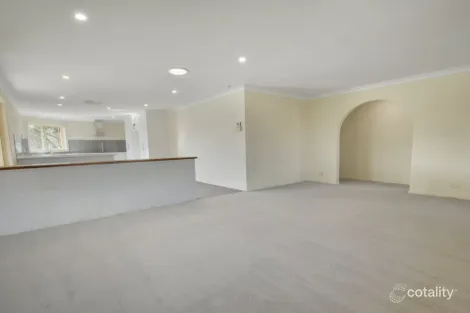 Property photo of 30 Pineview Circuit Young NSW 2594
