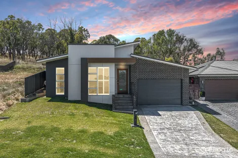 Property photo of 28 Hallaran Way Orange NSW 2800