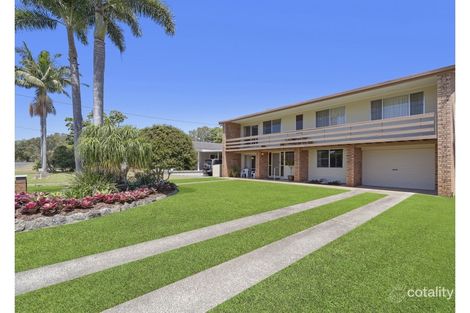 Property photo of 17 Leighton Close North Haven NSW 2443