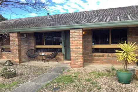 Property photo of 2/1 Semillon Grove Mount Clear VIC 3350