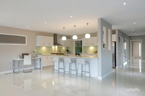 Property photo of 17 Brown Thornbill Court Langwarrin VIC 3910