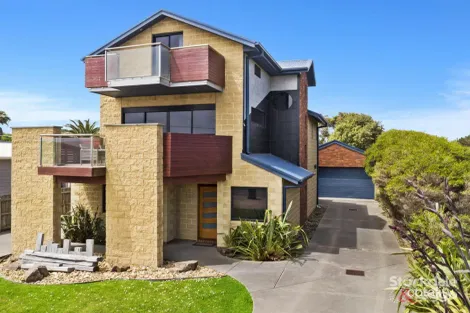 18 Dover St, Sunderland Bay, VIC 3922
