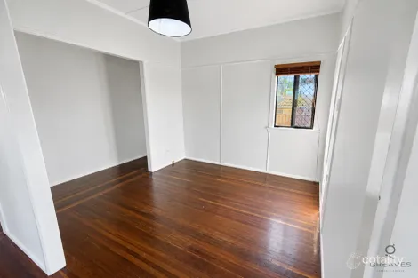 Property photo of 2 Bathurst Street Elliott Heads QLD 4670