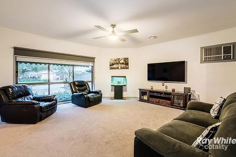 Property photo of 10 Annand Close Cranbourne West VIC 3977